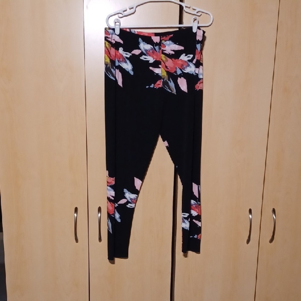Floral Print Black Leggings